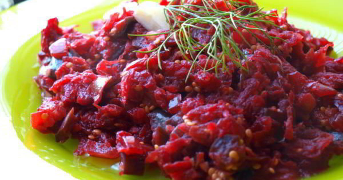 Свекла по-корейски 5 кг. Гарнир из сырой свеклы. Салат из листьев свеклы корейская. Гарнир из свеклы ягненку. Свекольный корейский салат.