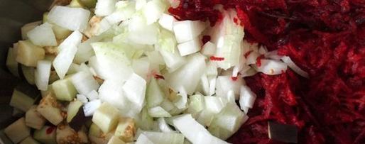 Шаг 2: гарнира из свеклы и баклажанов