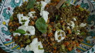 Рецепт Чечевицы с сыром буррата и базиликовым маслом