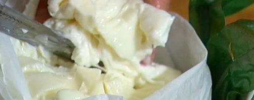 Шаг 8: чечевицы с сыром буррата и базиликовым маслом