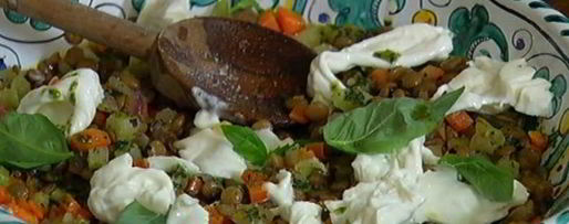 Шаг 9: чечевицы с сыром буррата и базиликовым маслом