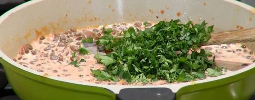 Шаг 8: чечевицы в сливочно-томатном соусе