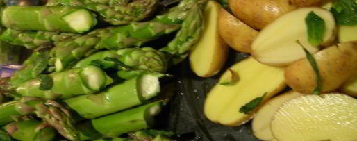 Шаг 2: картофеля и спаржа с мятой и лимонным маслом