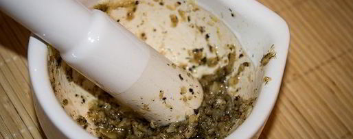 Шаг 2: картофеля по-деревенски с чесноком