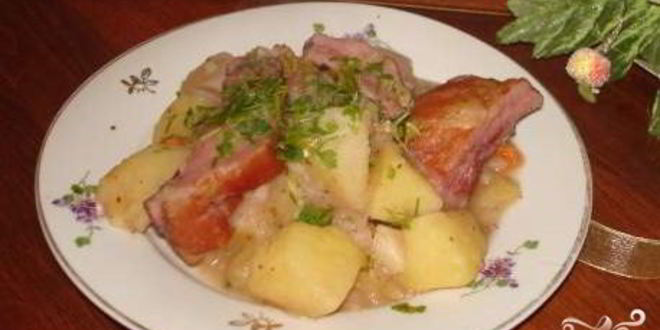 Рецепт картофеля с копчеными ребрышками