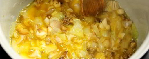 Шаг 4: картофеля с вешенками в мультиварке