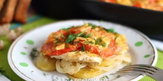 Рецепт картошки с куриным филе и помидорами в духовке