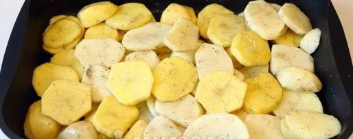 Шаг 10: картошки с куриным филе и помидорами в духовке