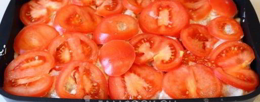 Шаг 13: картошки с куриным филе и помидорами в духовке