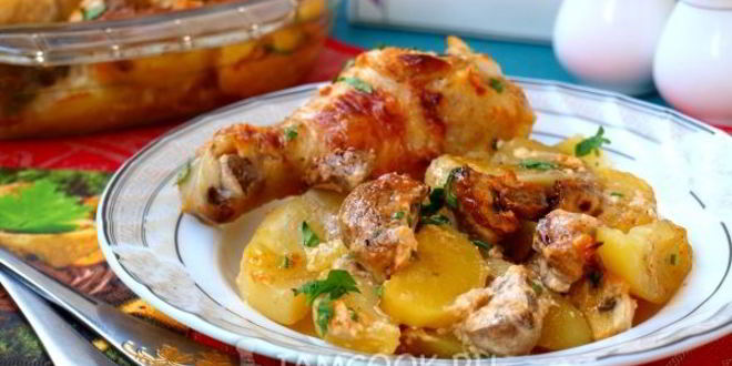 Рецепт картошки с курицей и грибами в духовке