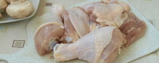 Шаг 2: картошки с курицей и грибами в духовке