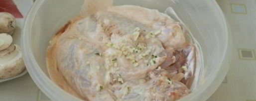 Шаг 4: картошки с курицей и грибами в духовке