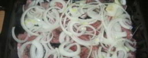 Шаг 2: картошки с мясом и сыром в духовке