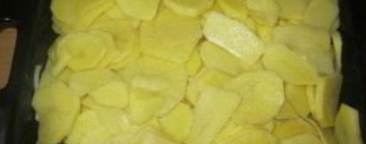 Шаг 3: картошки с мясом и сыром в духовке