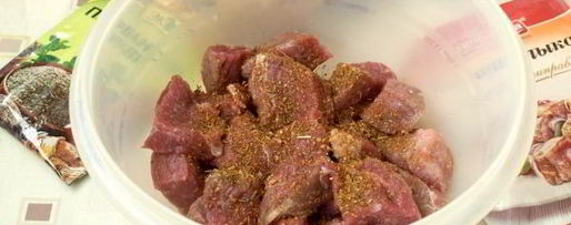 Шаг 2: картошки с мясом в фольге в духовке