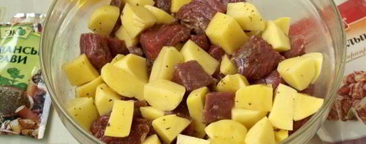 Шаг 4: картошки с мясом в фольге в духовке