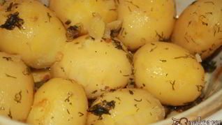 Рецепт Молодого картофеля с салом, укропом и специями
