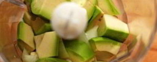 Шаг 2: печеного картофеля с соусом из авокадо