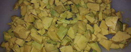 Шаг 1: риса с авокадо и овощами, запеченный в глиняных тарелках