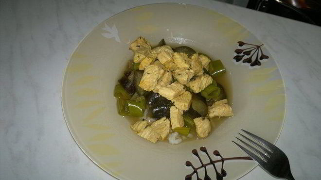 Рецепт Риса с баклажаном и перцем в восточно-азиатском стиле с грудкой индейки