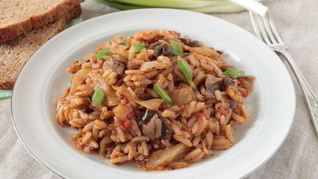 Рецепт Риса с капустой и сушеными грибами