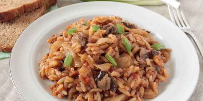 Рецепт риса с капустой и сушеными грибами