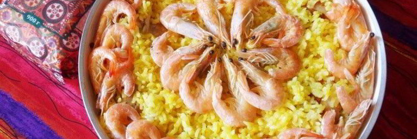 Рецепт Риса с креветками, курицей и копчеными колбасками