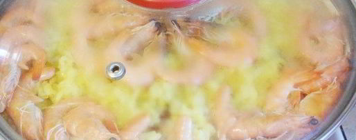 Шаг 27: риса с креветками, курицей и копчеными колбасками