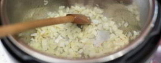 Шаг 1: риса с курицей и грибами в скороварке