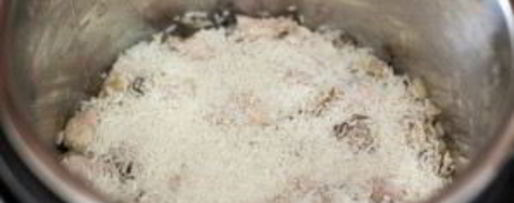 Шаг 4: риса с курицей и грибами в скороварке