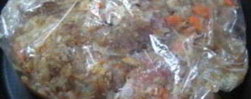 Шаг 2: риса с курицей в рукаве