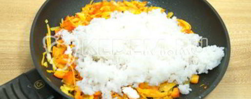 Шаг 5: риса с овощами на сковороде