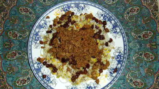 Рецепт Риса с зеленой чечевицей, изюмом и поджаренным фаршем