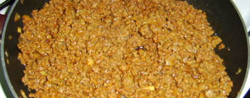 Шаг 2: риса с зеленой чечевицей, изюмом и поджаренным фаршем