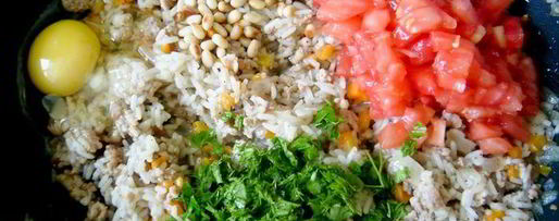 Шаг 4: долмы с курицей и кедровыми орешками