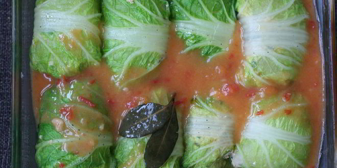 Рецепт запеченных голубцов из пекинской капусты с курицей