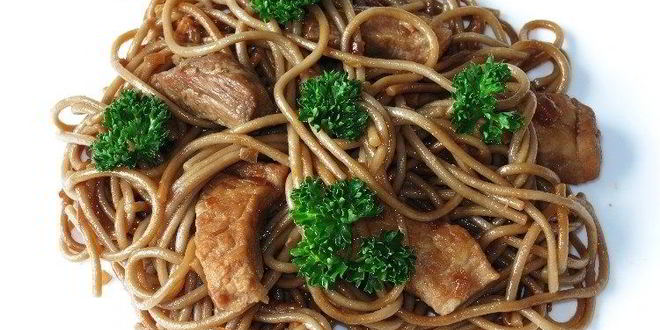 Рецепт гречневой лапши со свининой