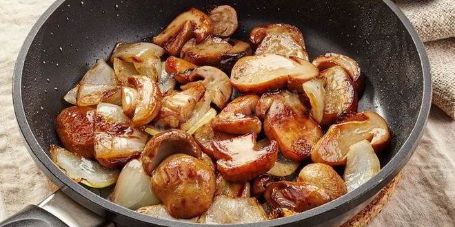 Рецепт белых грибов жареных с луком