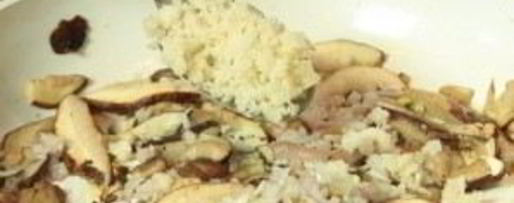 Шаг 2: белых грибов жареных