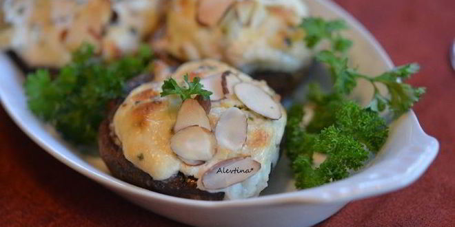 Рецепт фаршированных грибов с крабовым соусом
