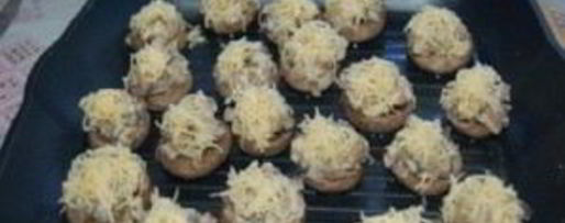 Шаг 4: фаршированных шампиньонов с сыром