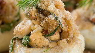 Рецепт Грибов, фаршированных крабовым мясом, рикоттой и зеленью