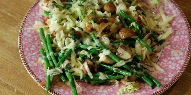 Рецепт грибов с фасолью, капустой и сыром