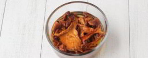 Шаг 1: грибов сушеных жареных