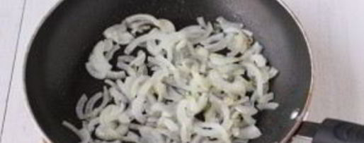 Шаг 3: грибов сушеных жареных