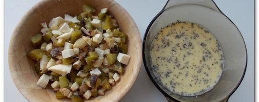 Шаг 1: печеных шампиньонов с адыгейским сыром и соленым огурцом