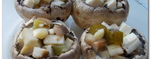 Шаг 2: печеных шампиньонов с адыгейским сыром и соленым огурцом