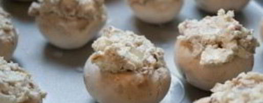 Шаг 3: шампиньонов, фаршированных беконом и сыром