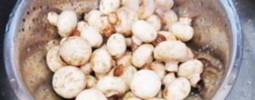 Шаг 1: шампиньонов консервированных
