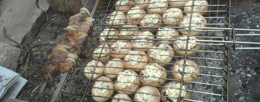 Шаг 4: шампиньонов на мангале